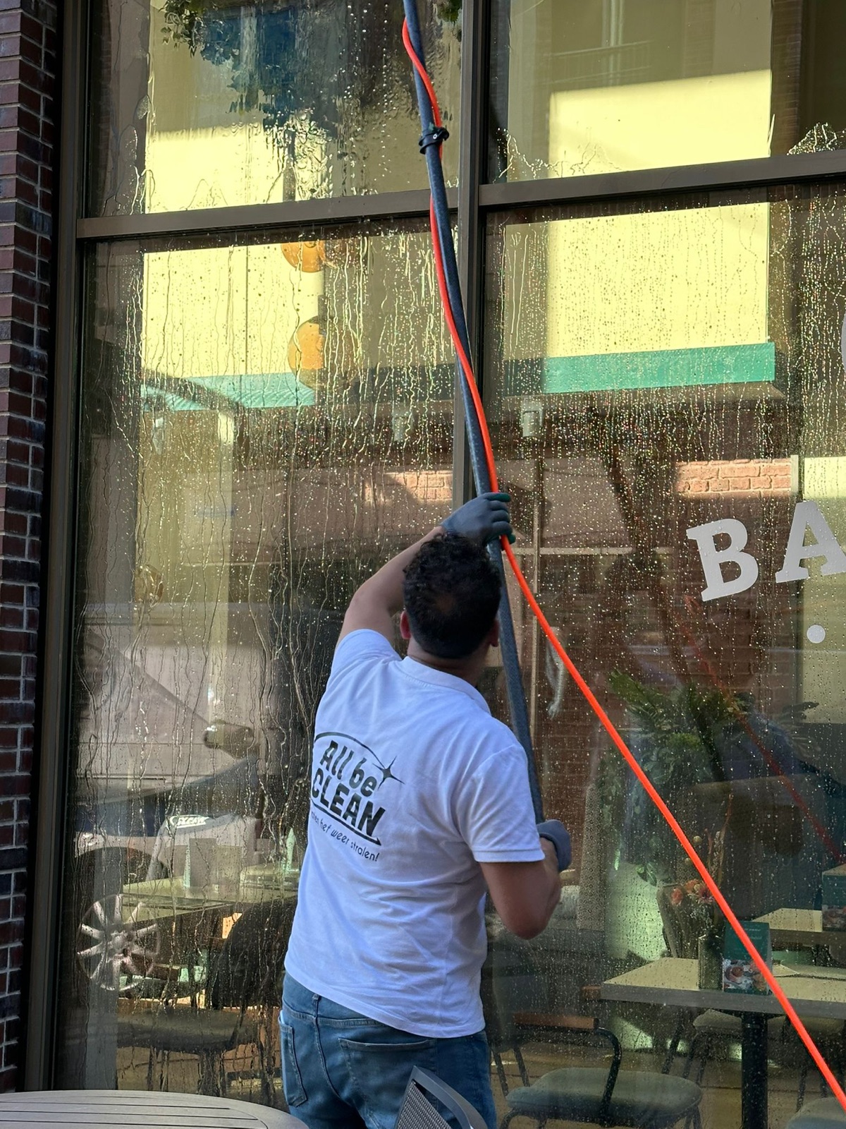 Glasbewassing bedrijfspand